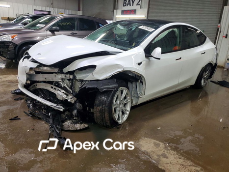 Tesla Model Y 2022 - Image 1 of 13