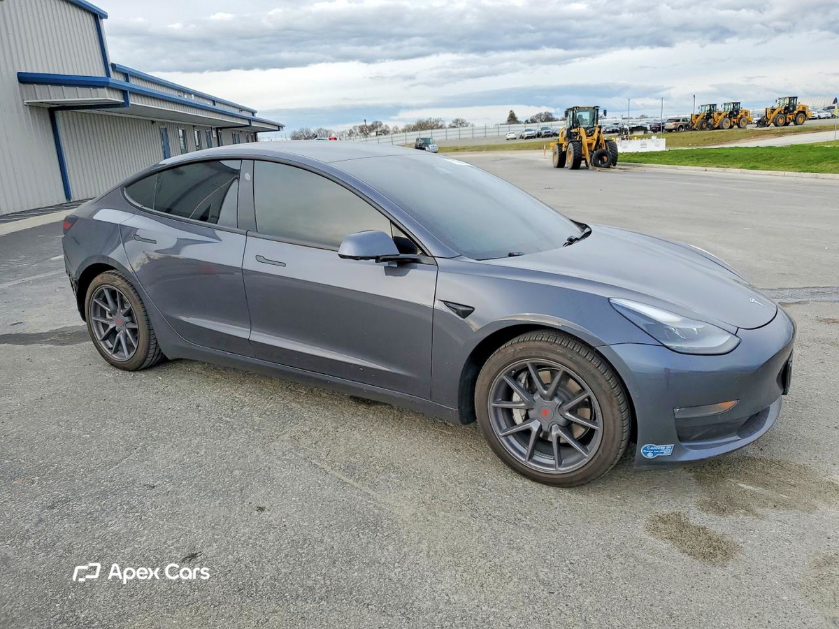 Tesla Model 3 2021