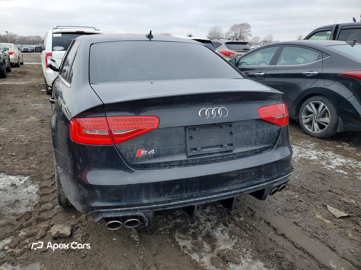 Audi RS4 2013