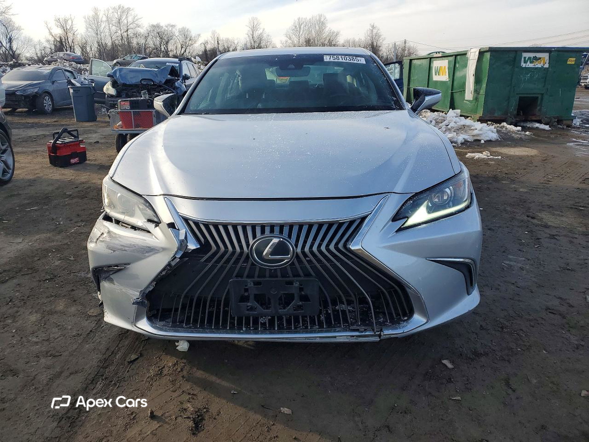 Lexus ES 2019
