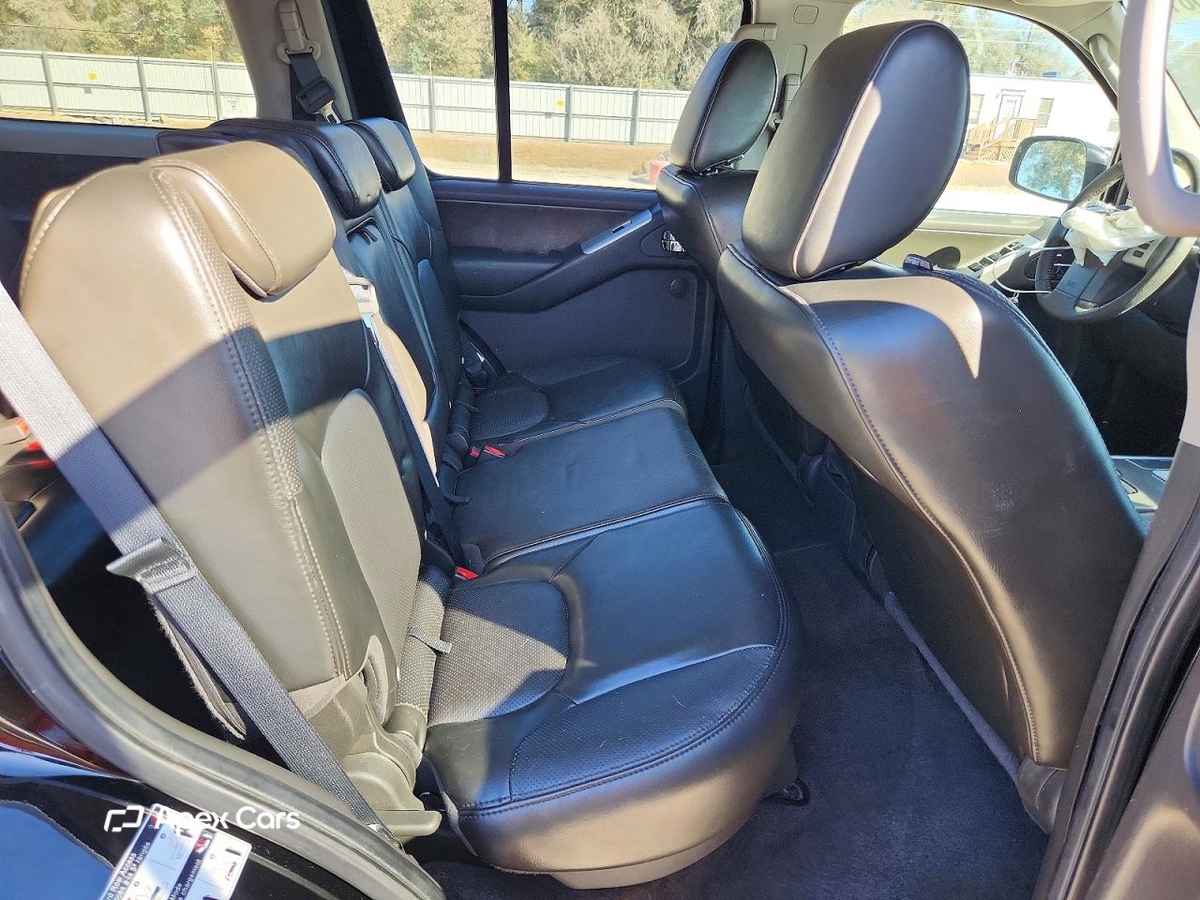 Nissan Pathfinder 2011