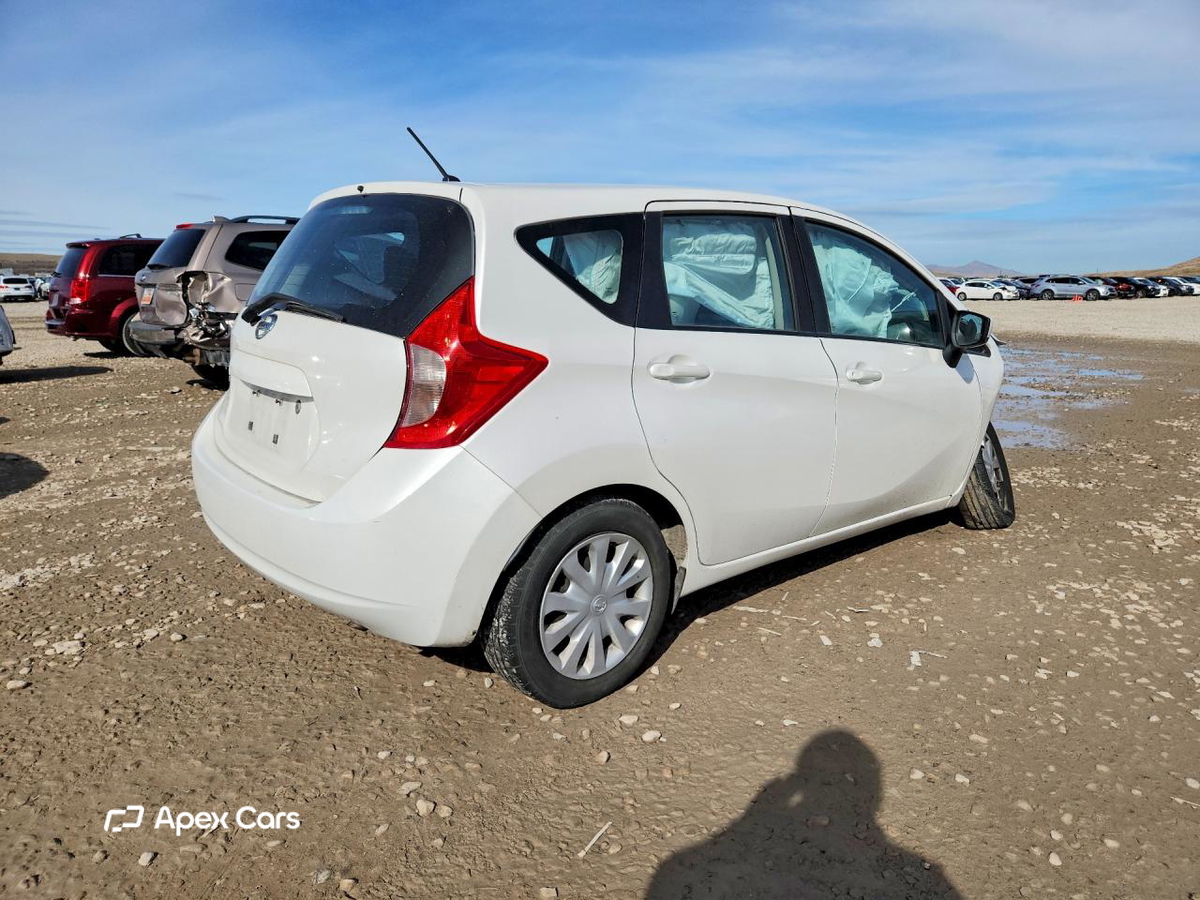 Nissan Versa 2015