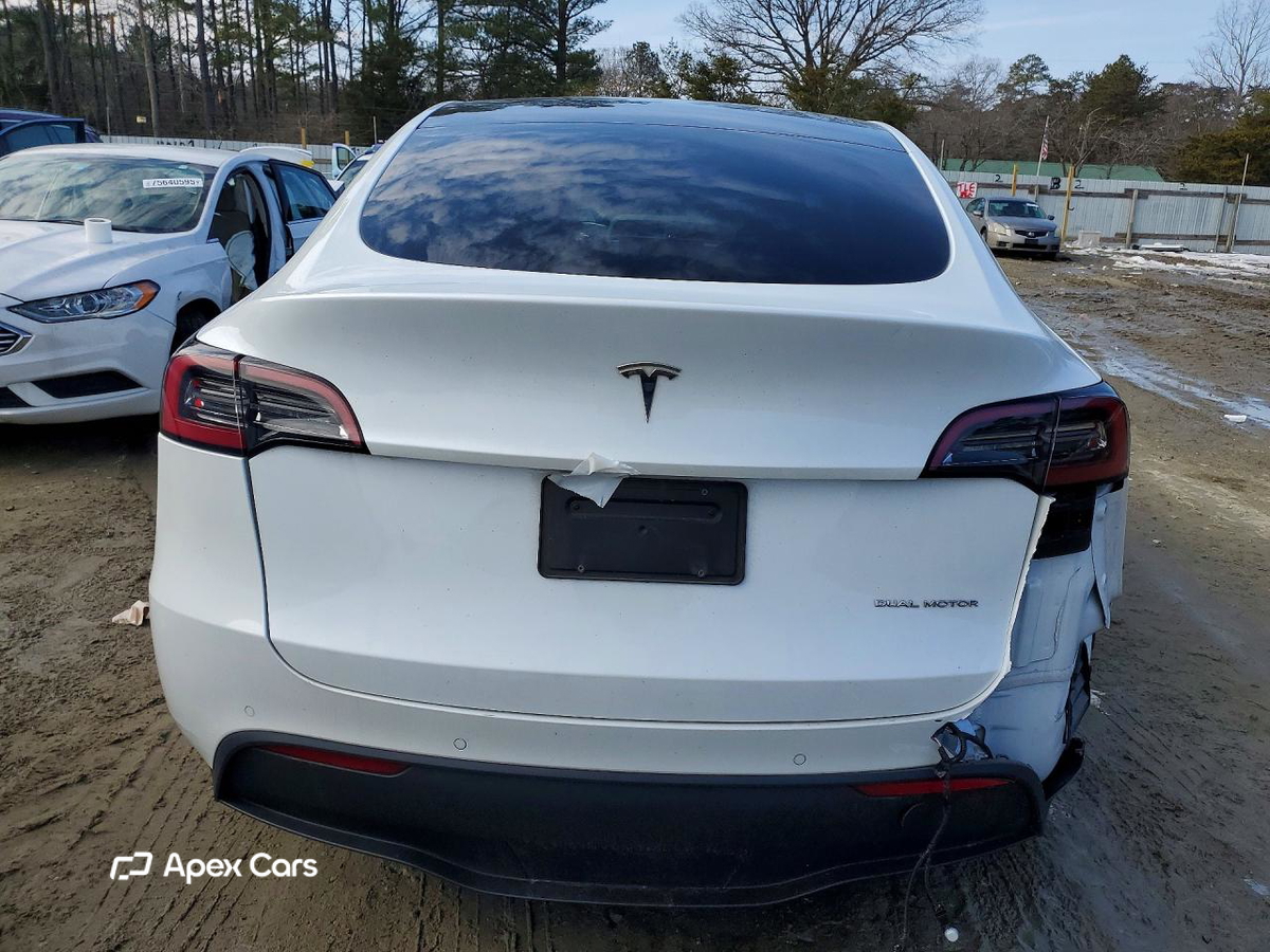 Tesla Model Y 2022