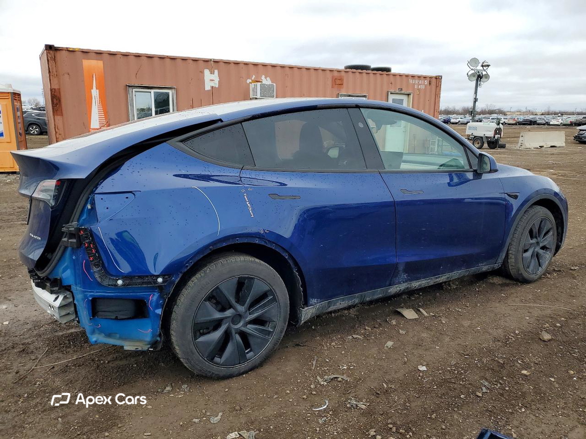 Tesla Model Y 2025