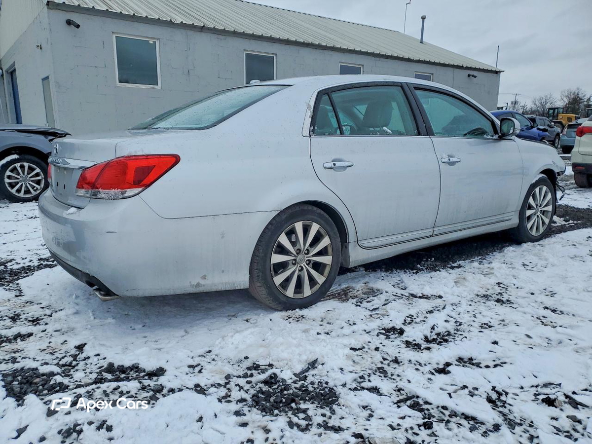Toyota Avalon 2011