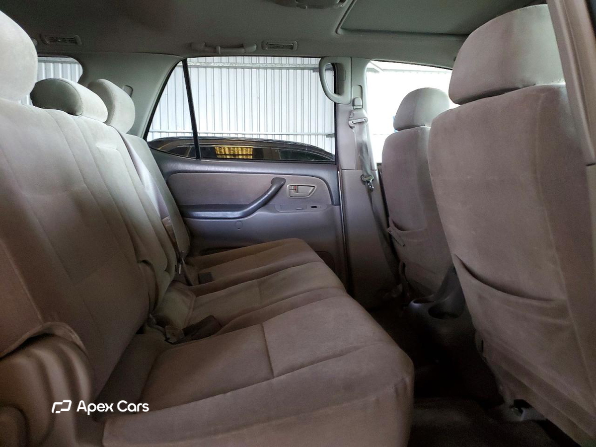 Toyota Sequoia 2004