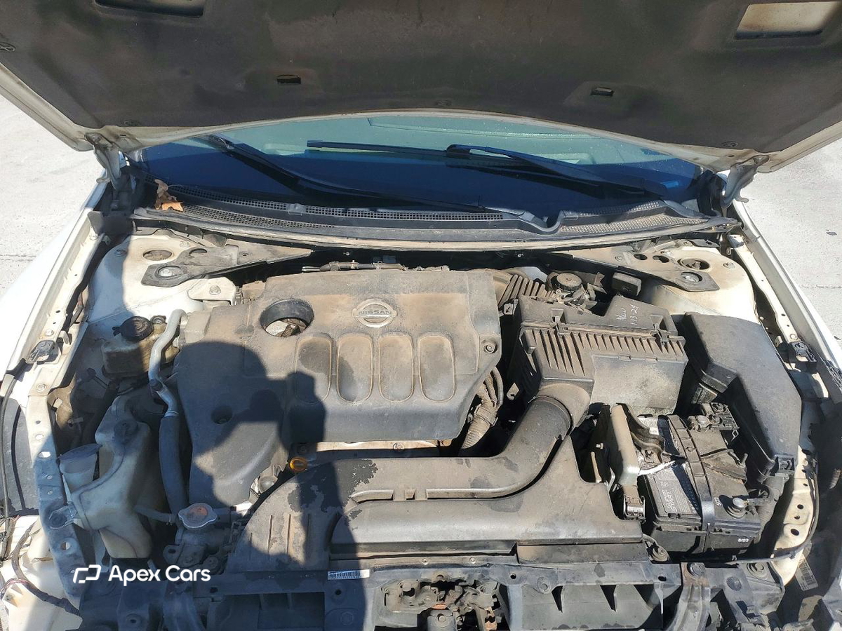 Nissan Altima 2010