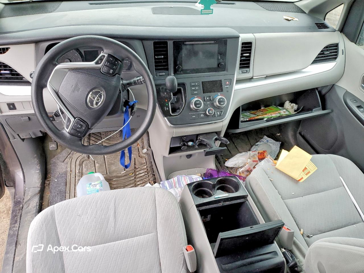 Toyota Sienna 2016