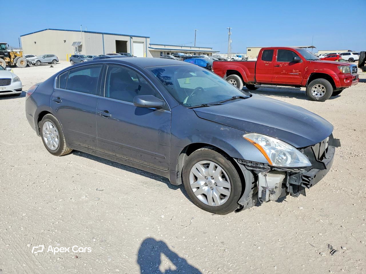 Nissan Altima 2012