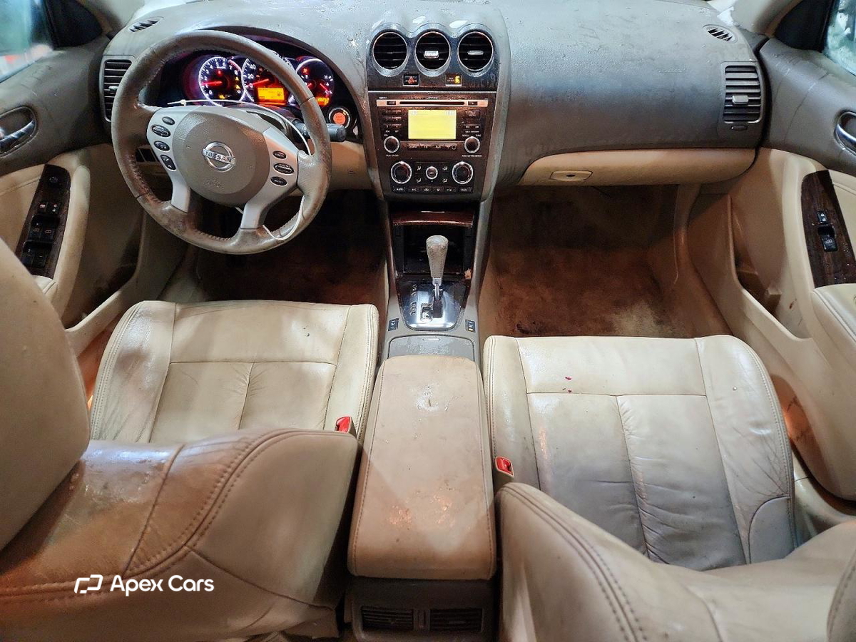 Nissan Altima 2011
