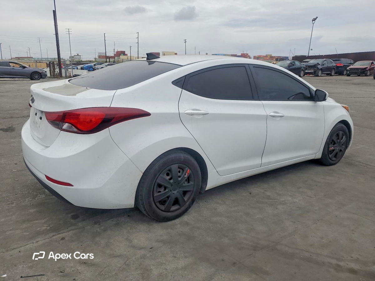 Hyundai Elantra 2016