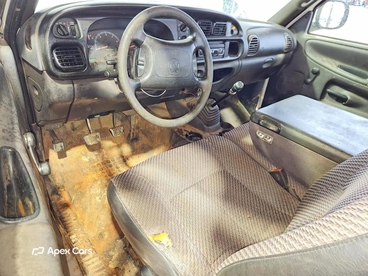 Dodge RAM 2000