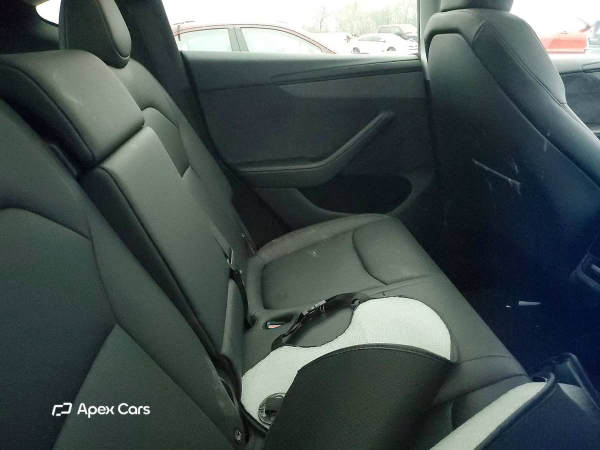 Tesla Model Y 2026