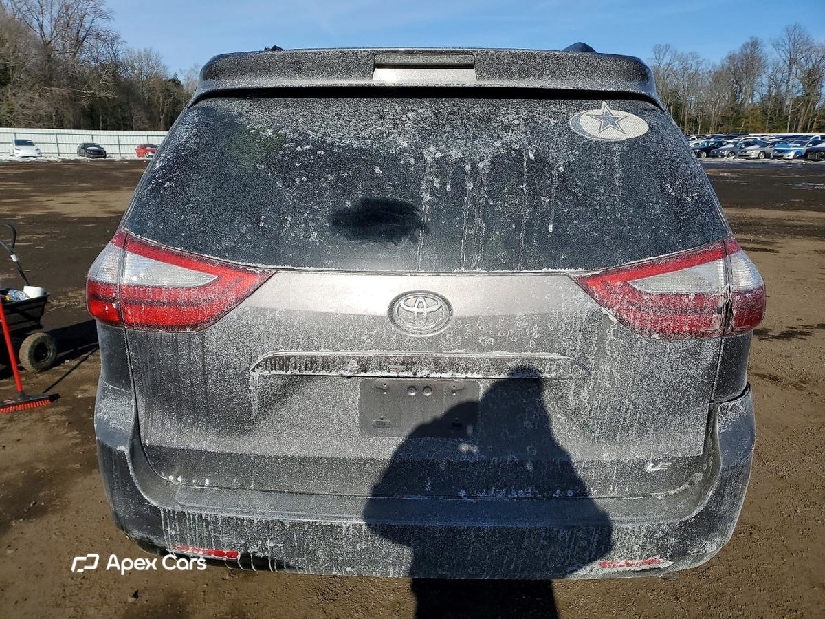 Toyota Sienna 2015