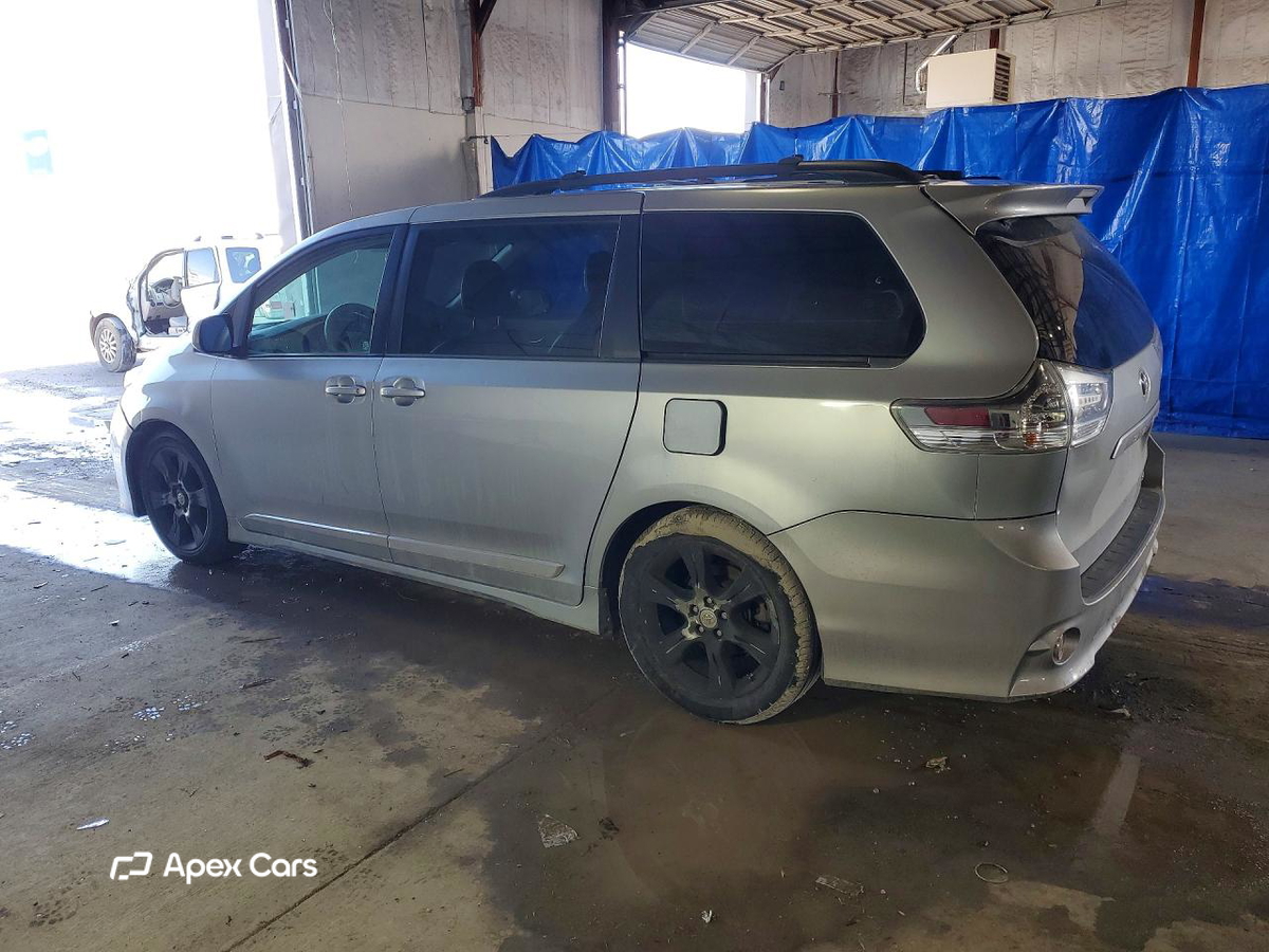Toyota Sienna 2011