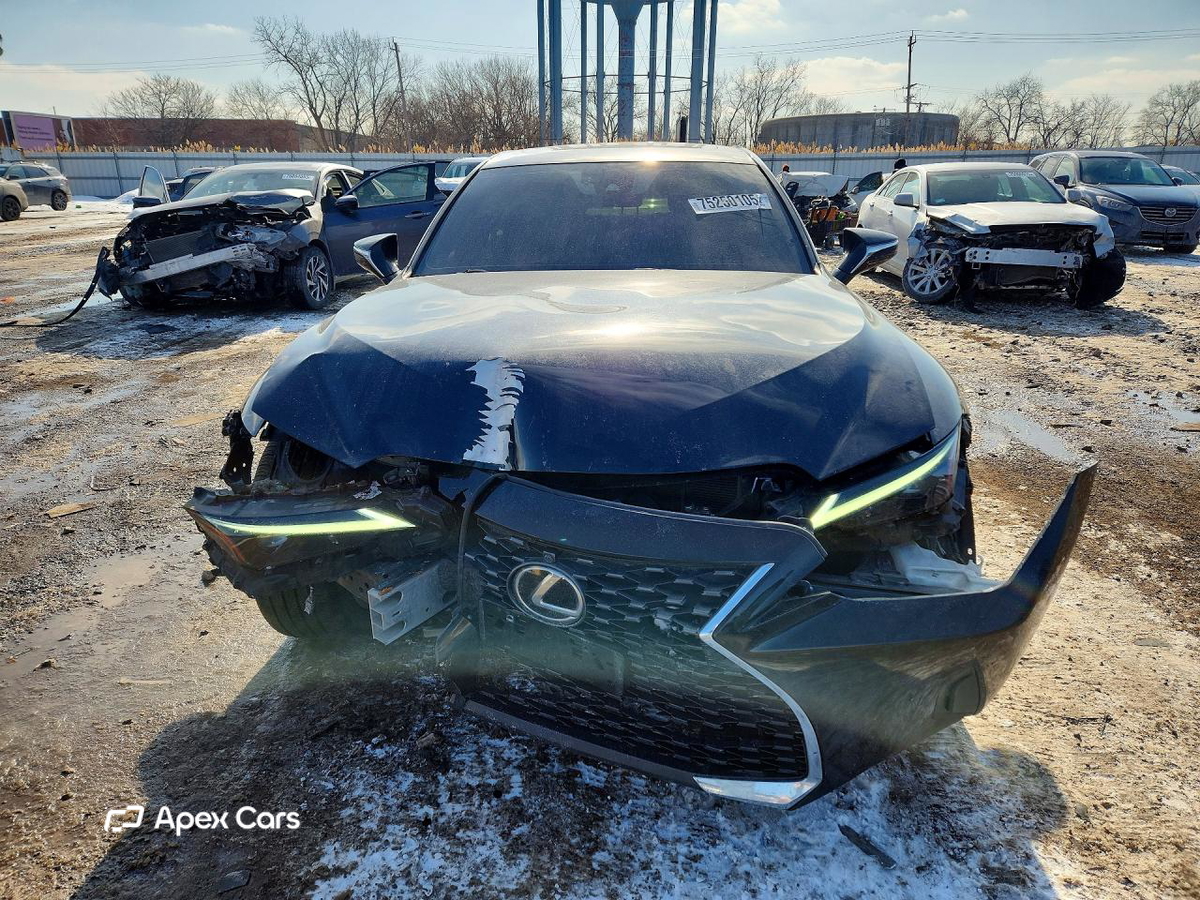 Lexus IS 2021
