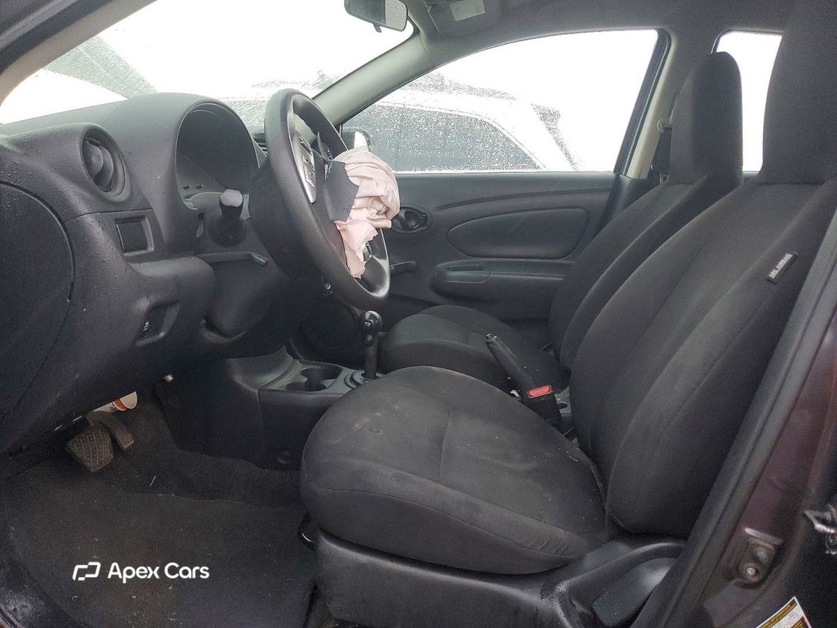 Nissan Versa 2015