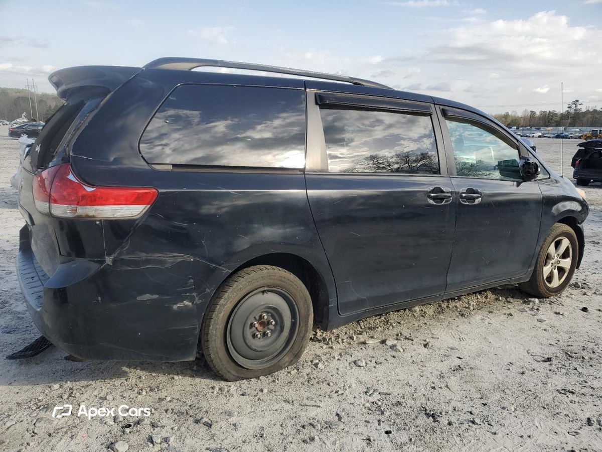 Toyota Sienna 2011