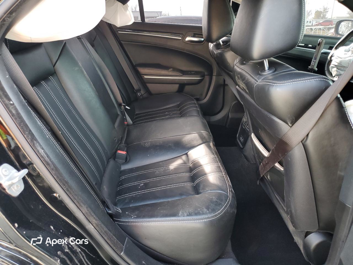 Chrysler 300 2021