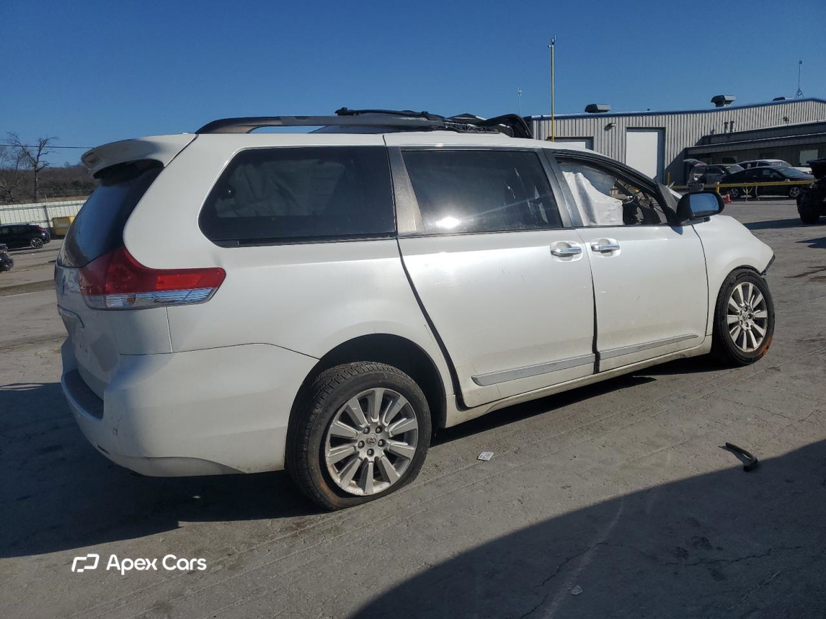 Toyota Sienna 2012