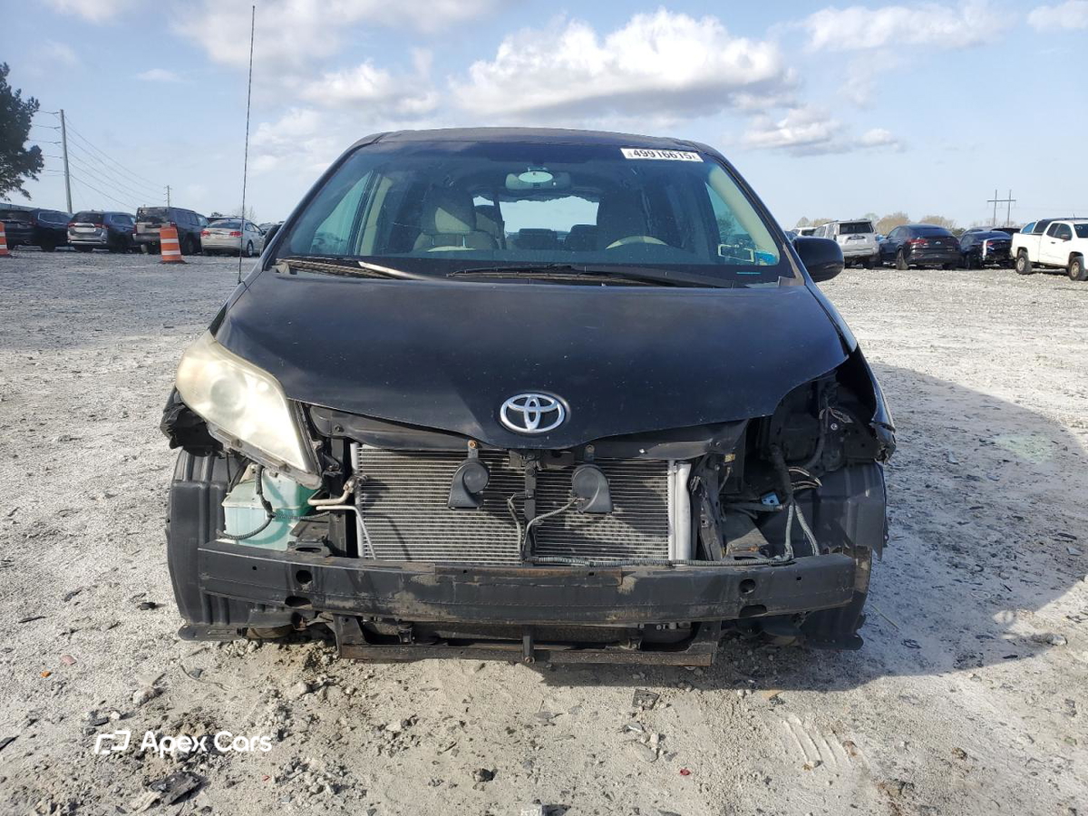 Toyota Sienna 2011