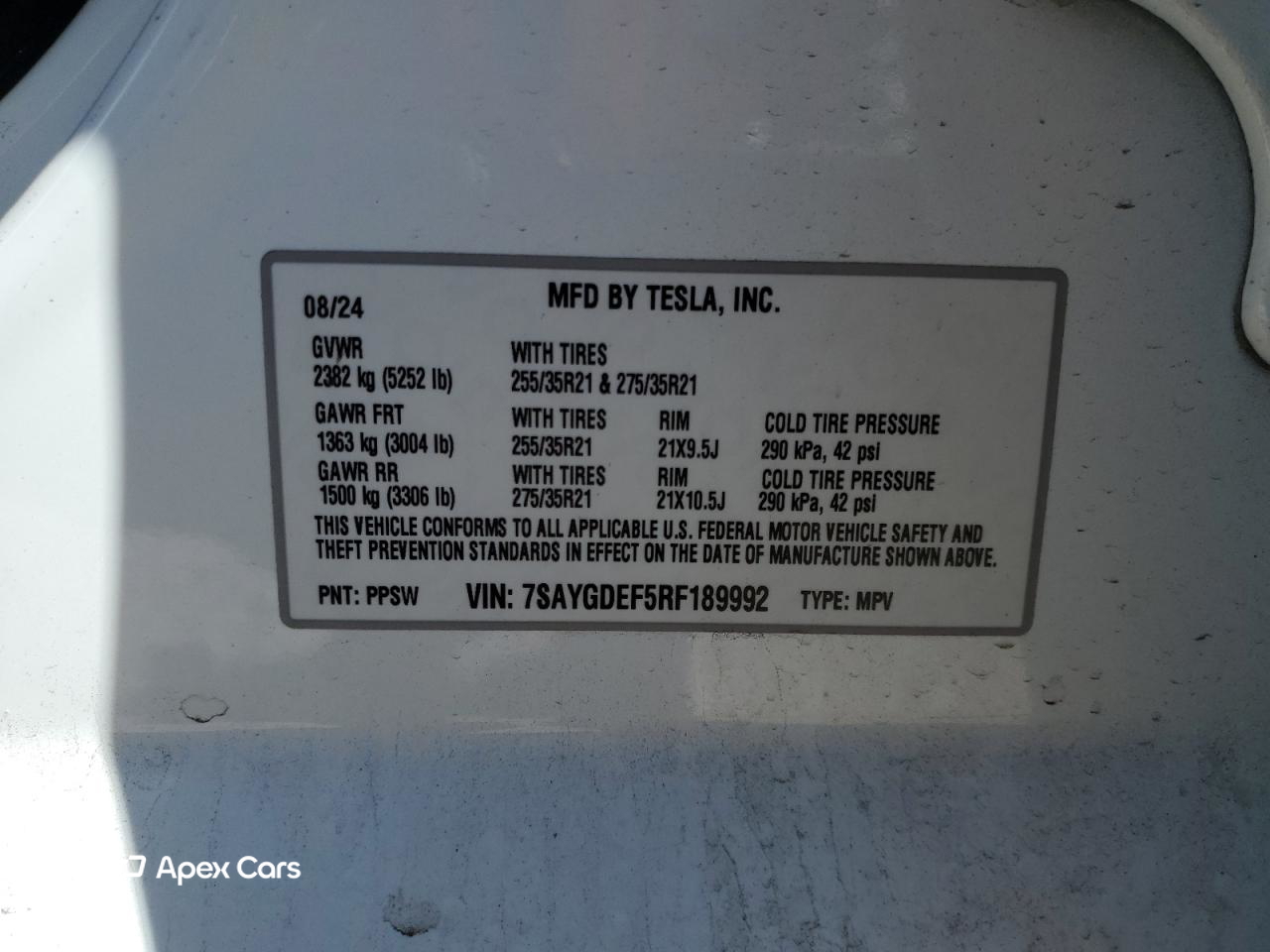 Tesla Model Y 2024