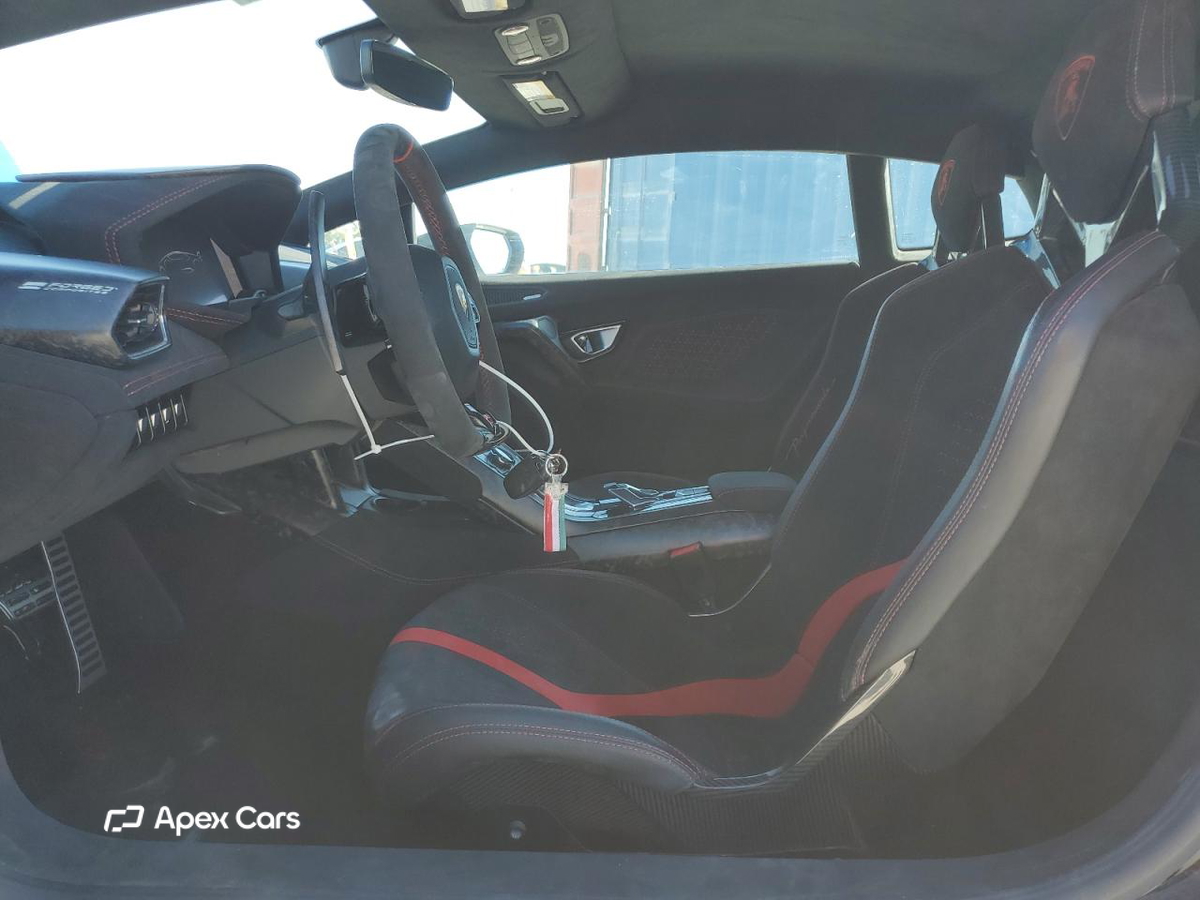 Lamborghini  2018