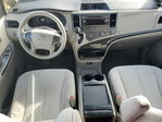 Toyota Sienna 2011