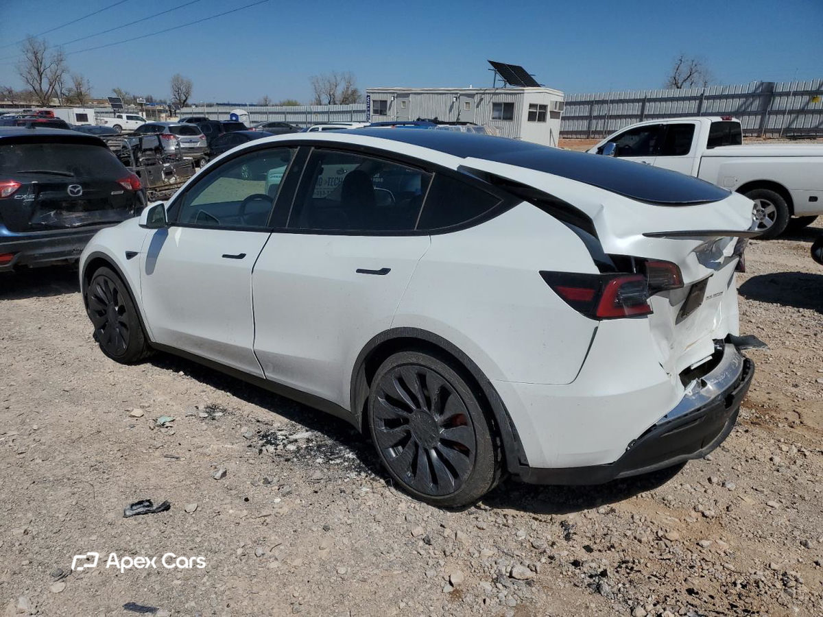 Tesla Model Y 2024