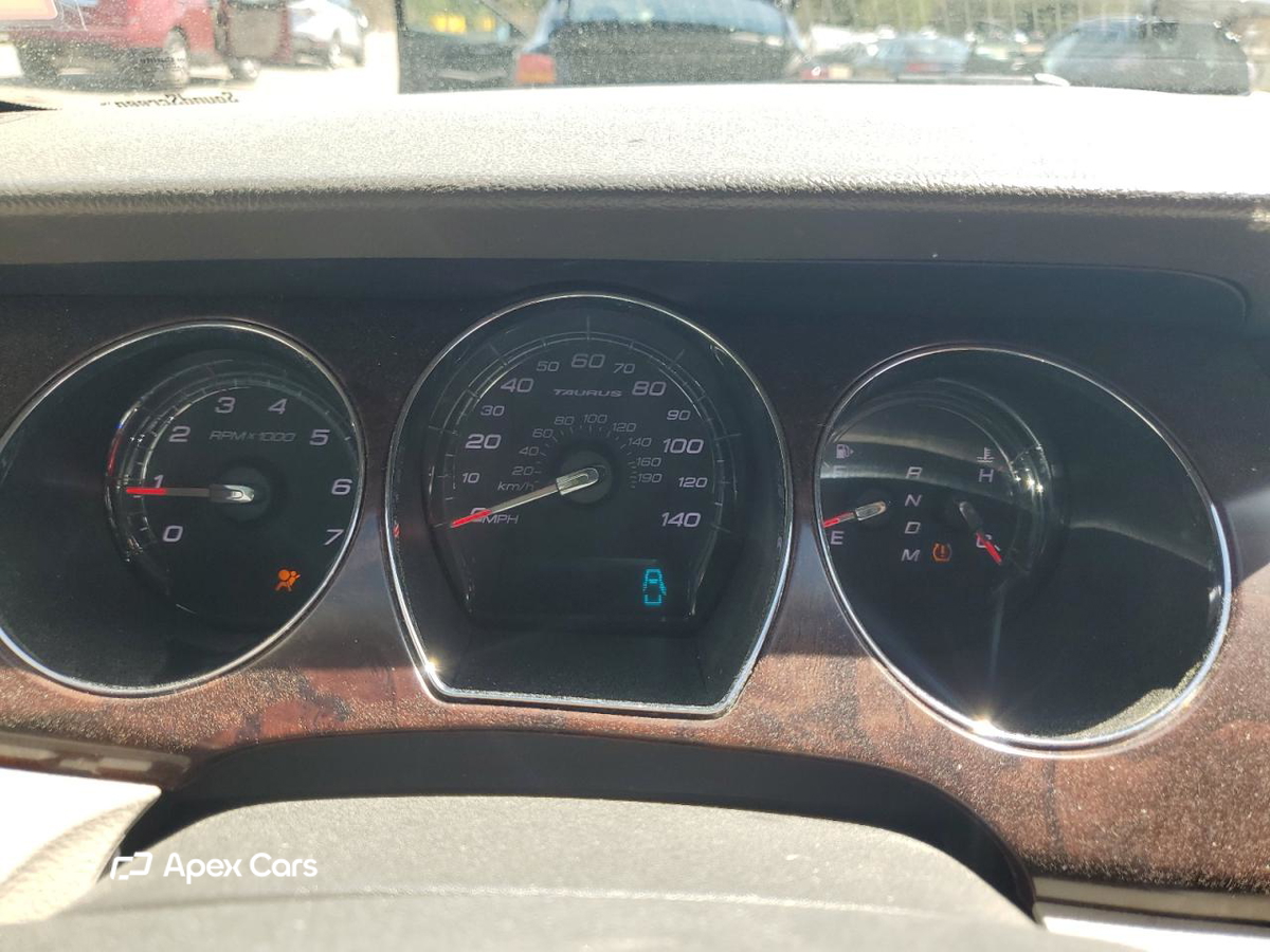 Ford Taurus 2011