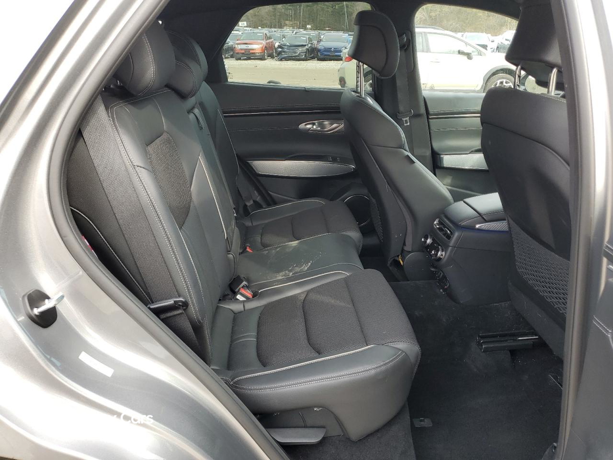 Genesis GV70 2023