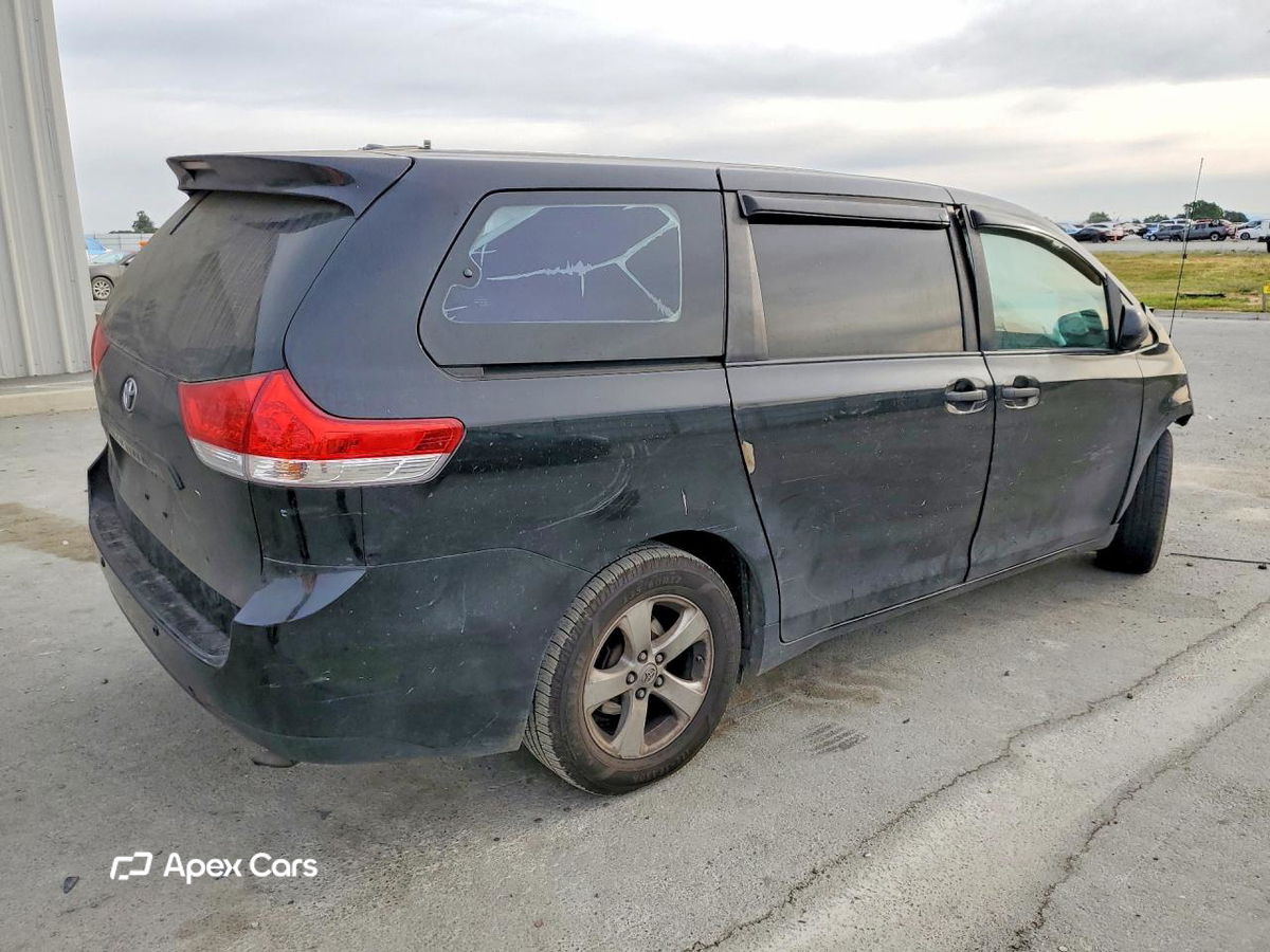 Toyota Sienna 2011
