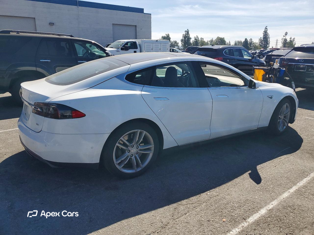 Tesla Model S 2015