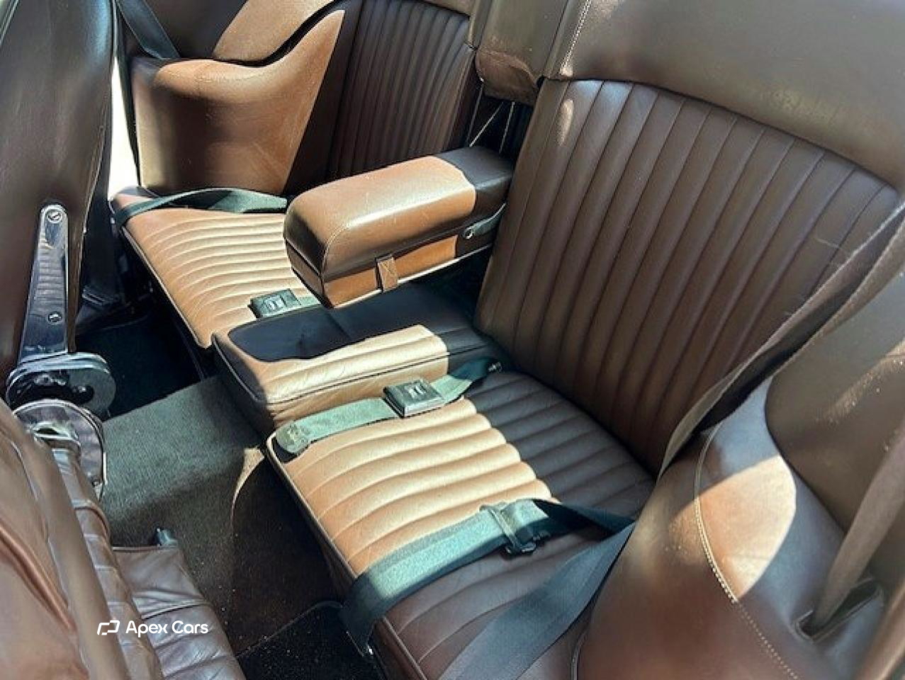 Aston Martin DBS 1972