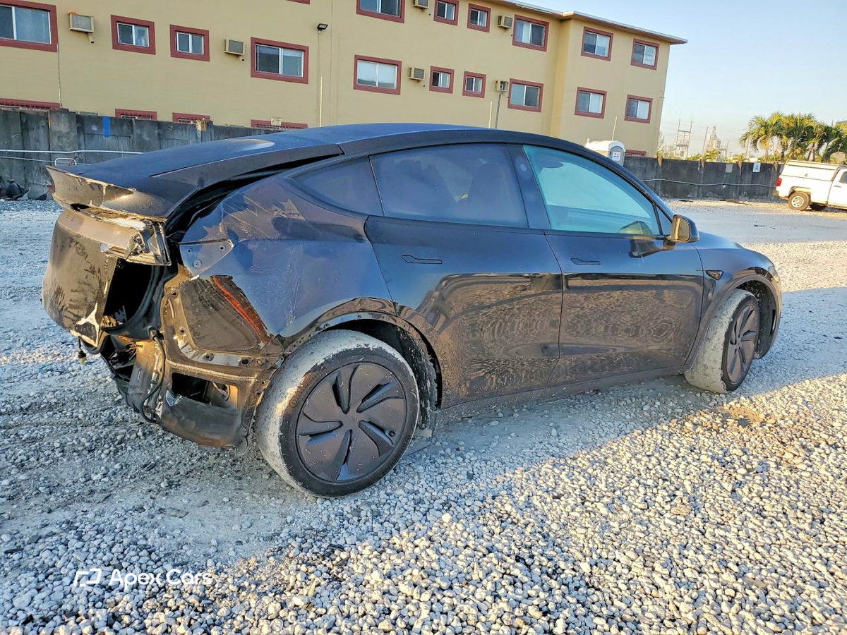 Tesla Model Y 2026