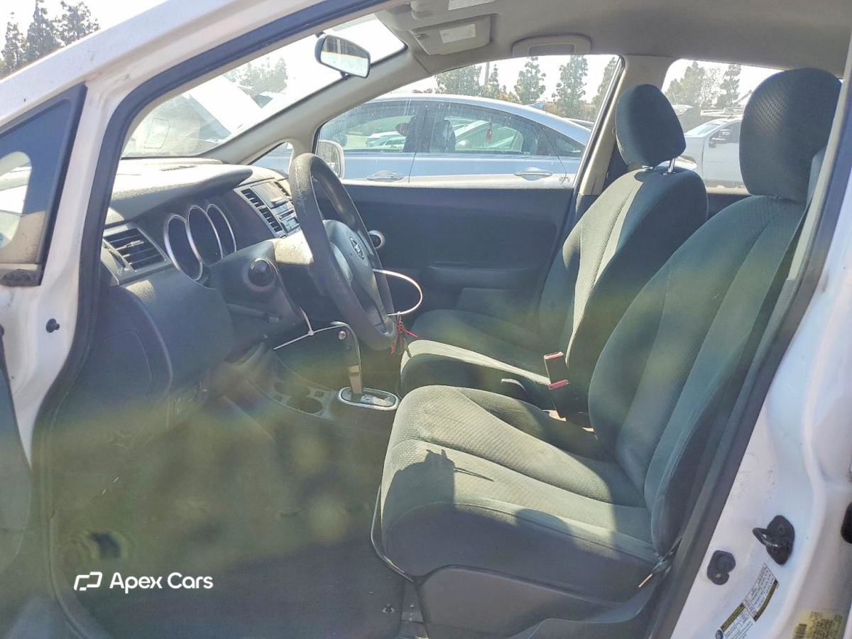Nissan Versa 2011