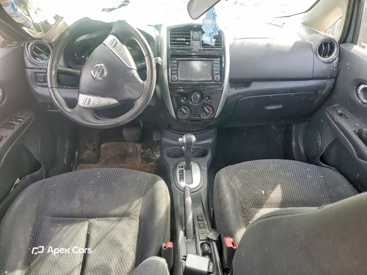 Nissan Versa 2015