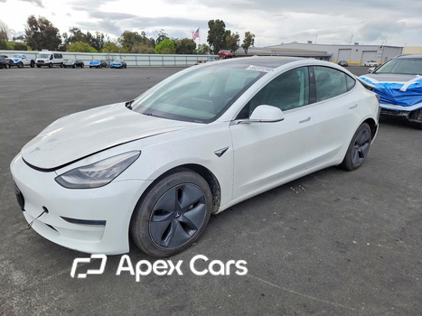 Tesla Model 3 2020 - Image 1 of 5