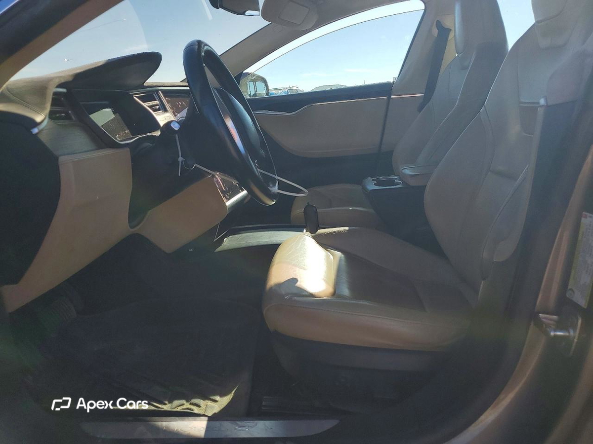 Tesla Model S 2016