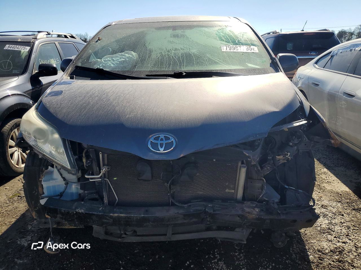 Toyota Sienna 2015