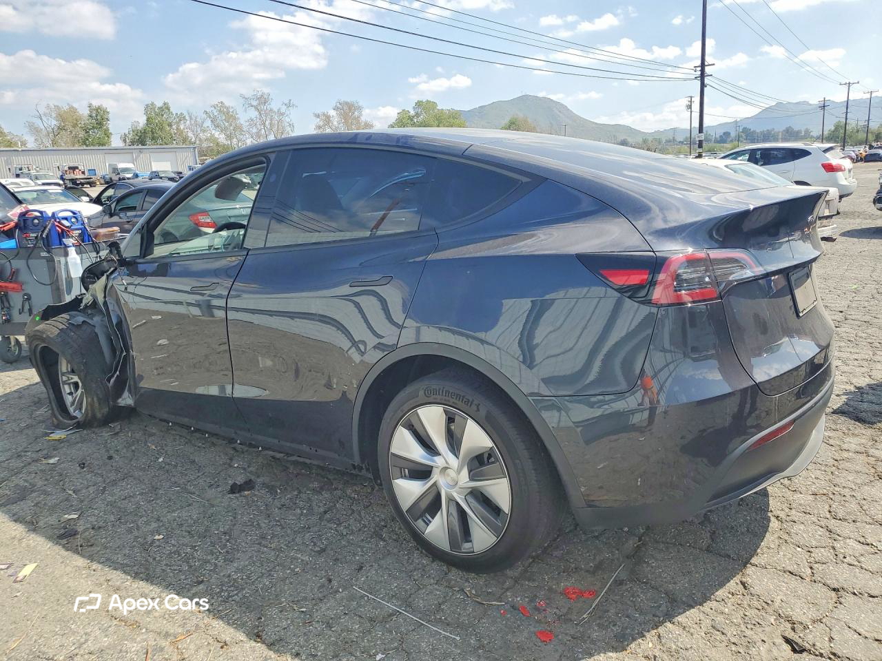 Tesla Model Y 2024