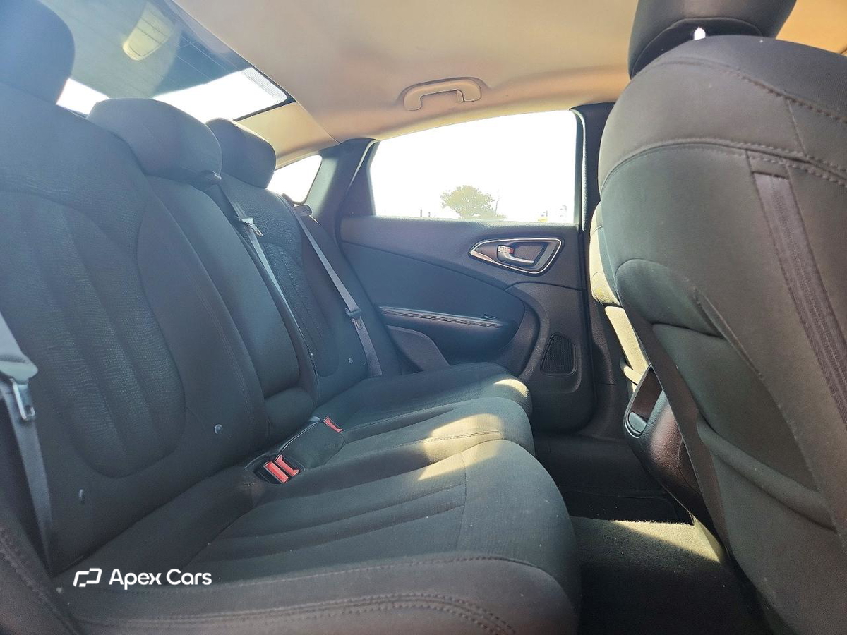 Chrysler 200 2015