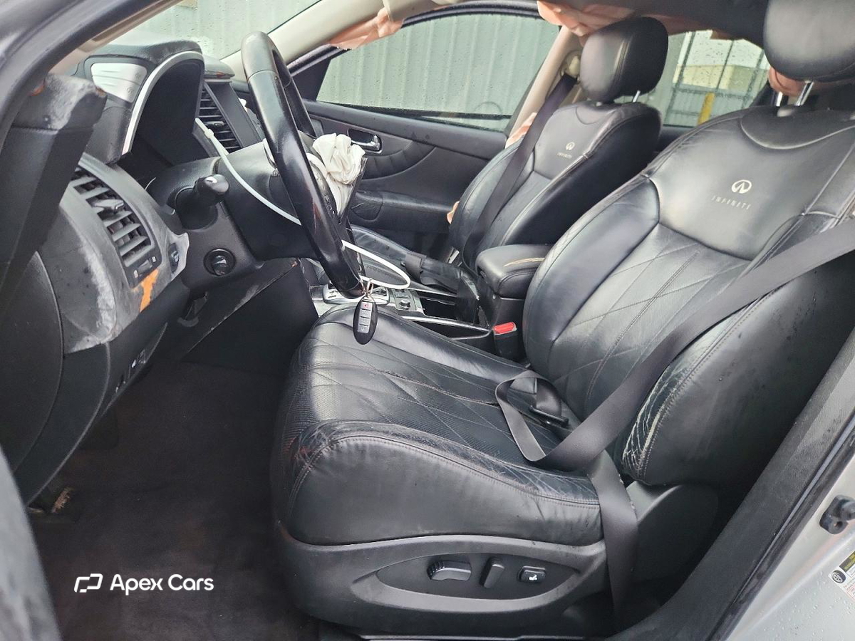 Infiniti FX 2011