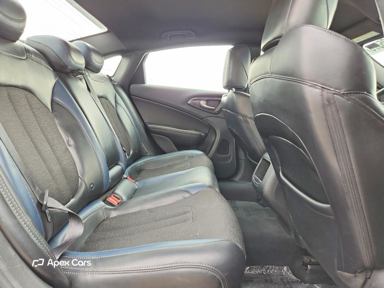 Chrysler 200 2015