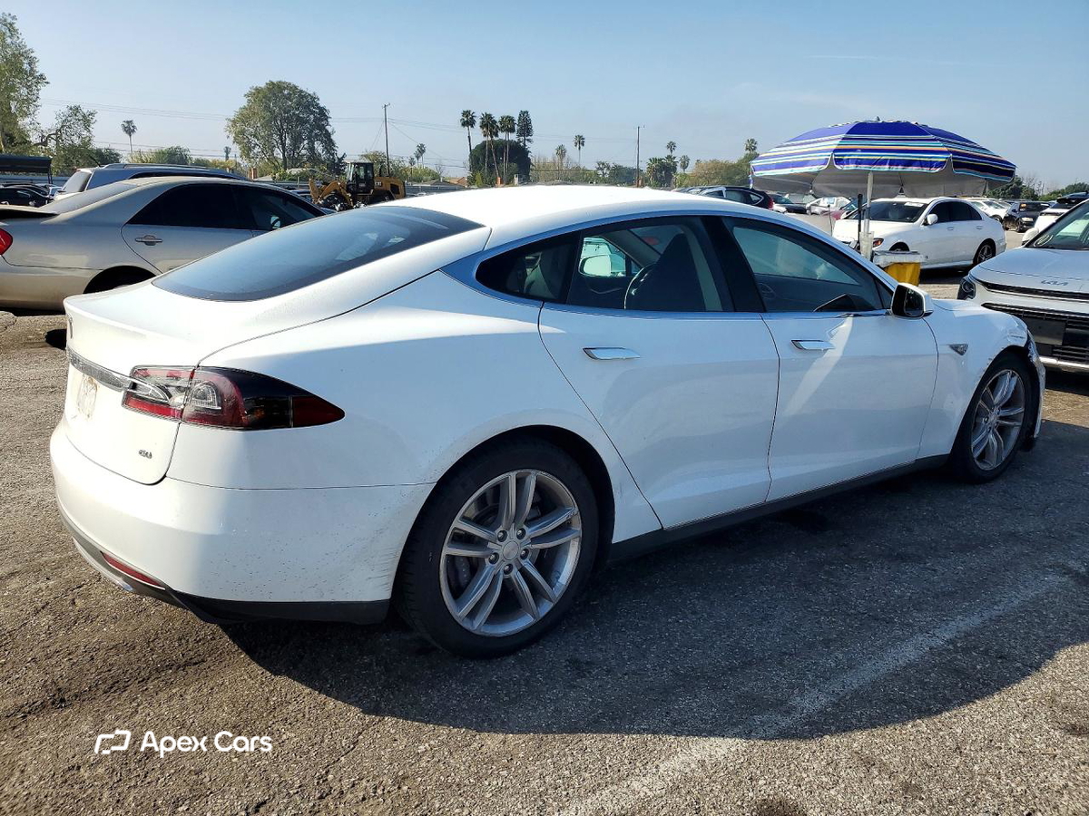 Tesla Model S 2013