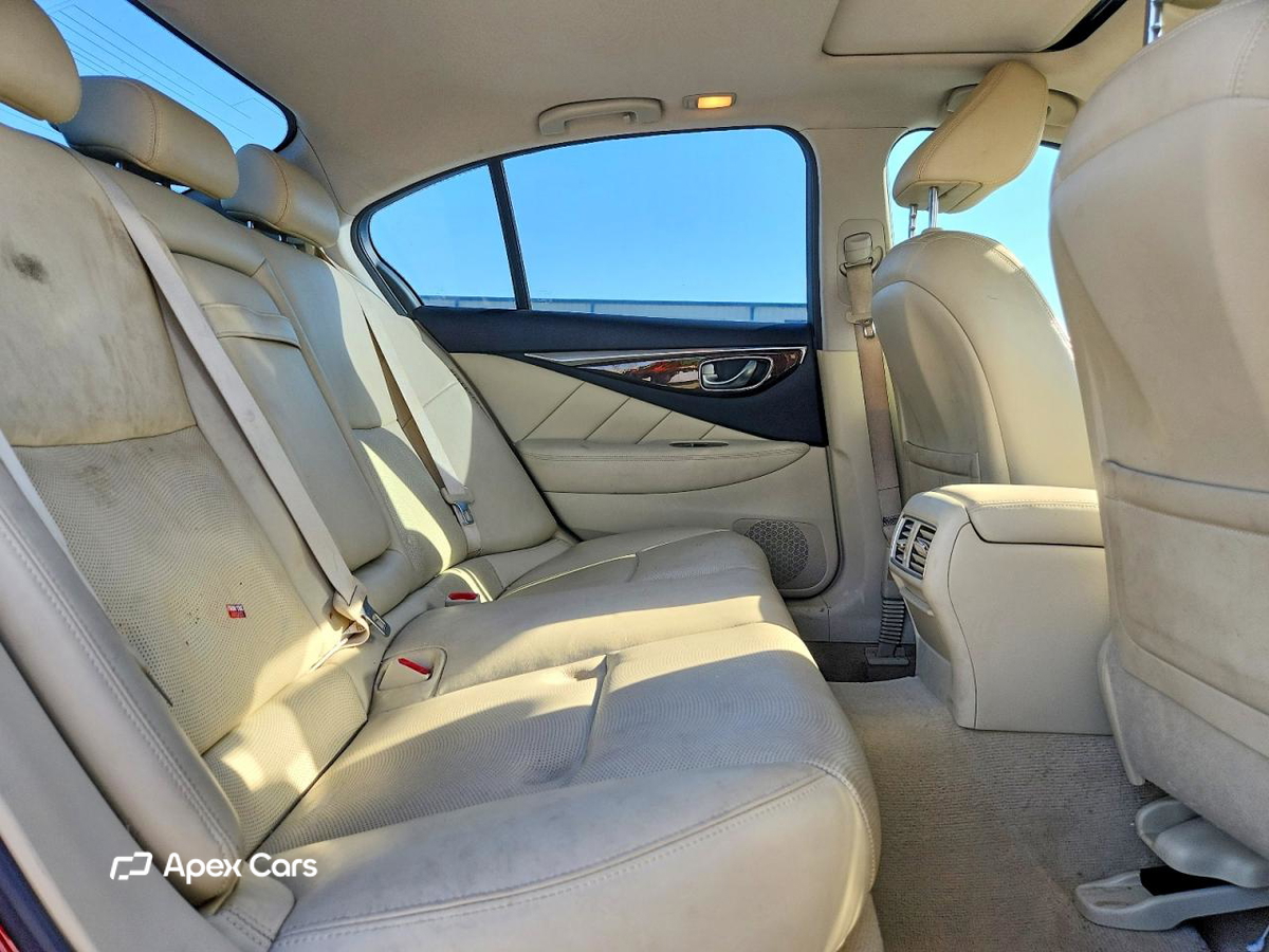 Infiniti Q50 2014