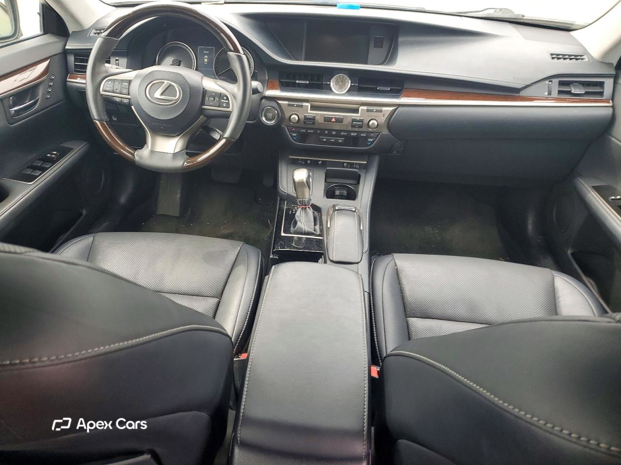 Lexus Sierra 2016