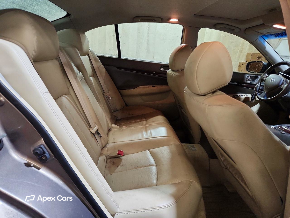 Infiniti G 2012