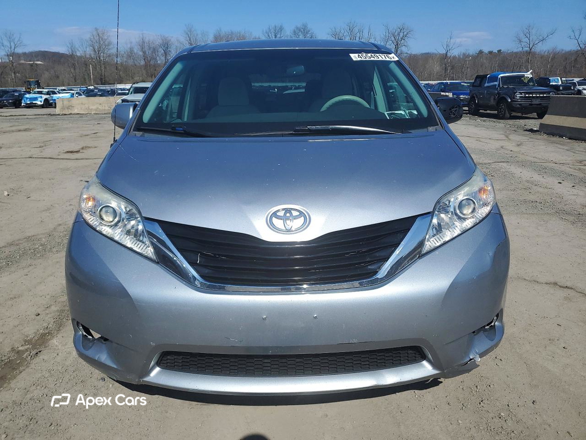 Toyota Sienna 2012