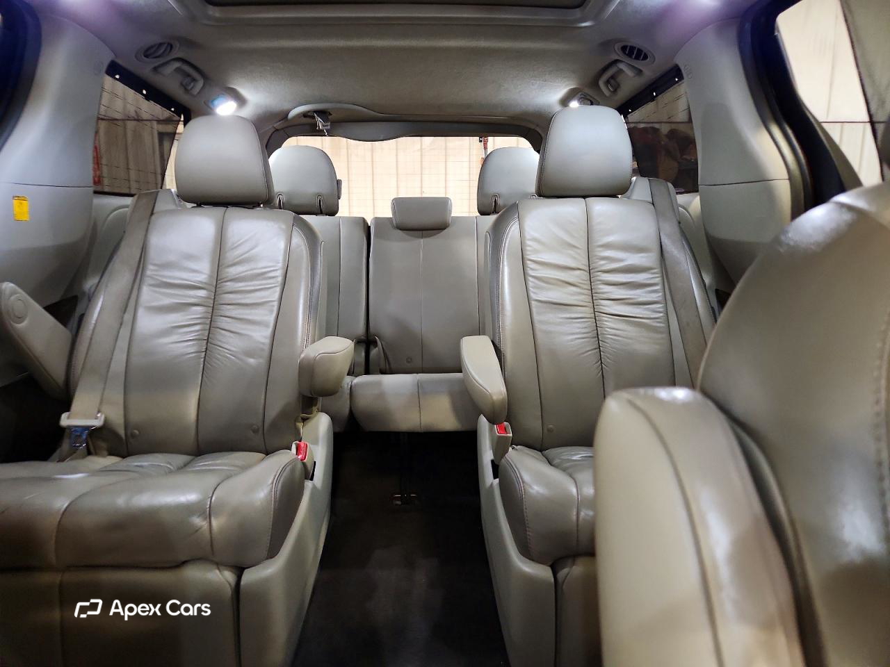 Toyota Sienna 2011